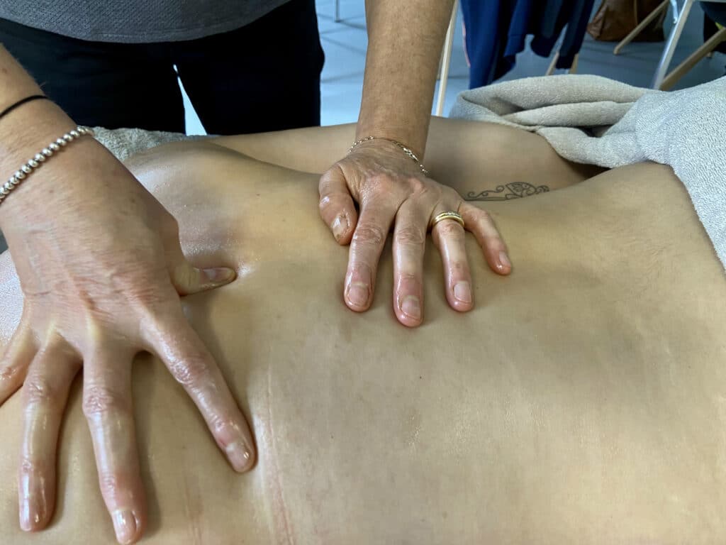 massage thaïlandais a l'huile