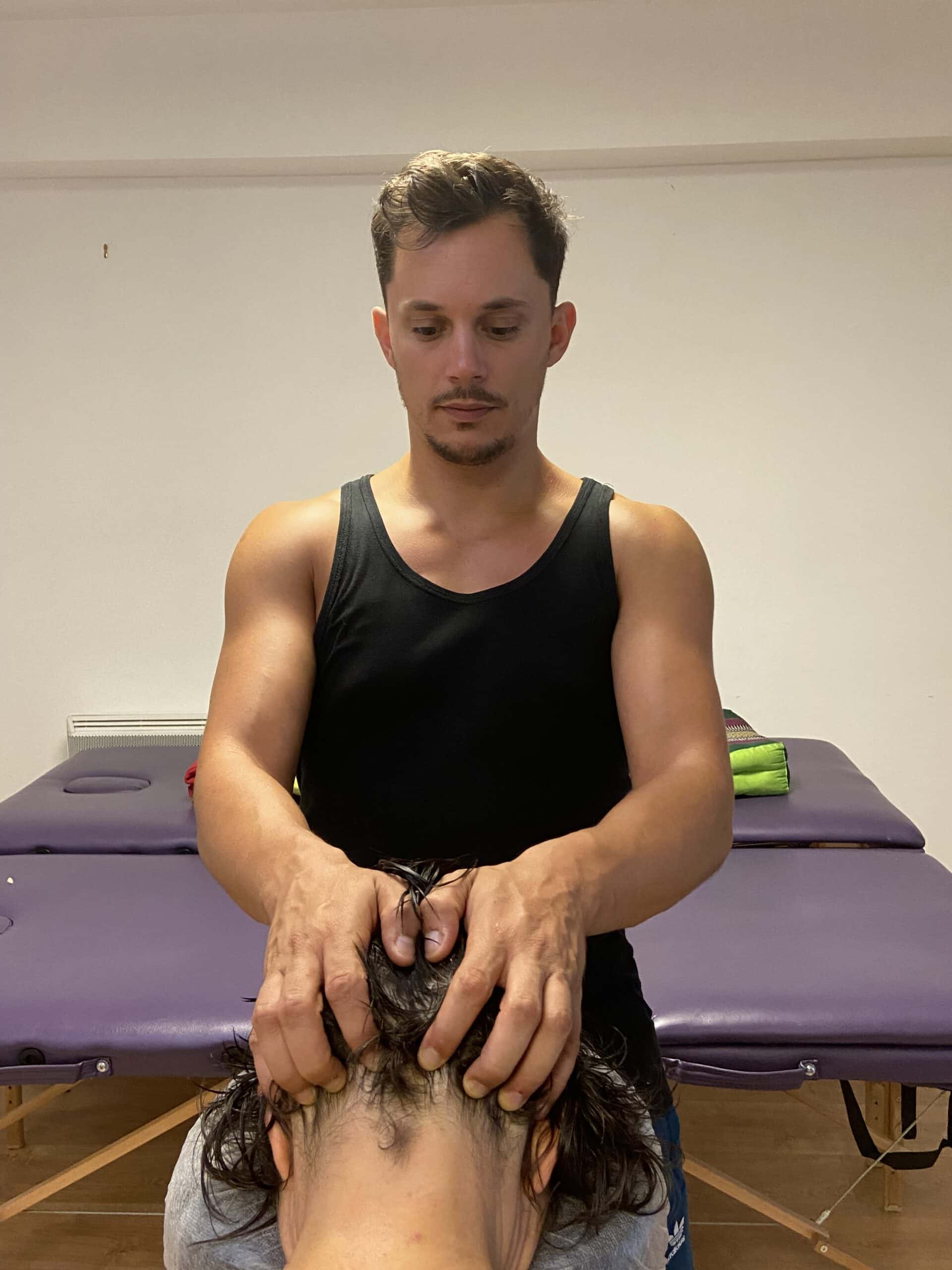 Massage chaise cuir cheveux pierre