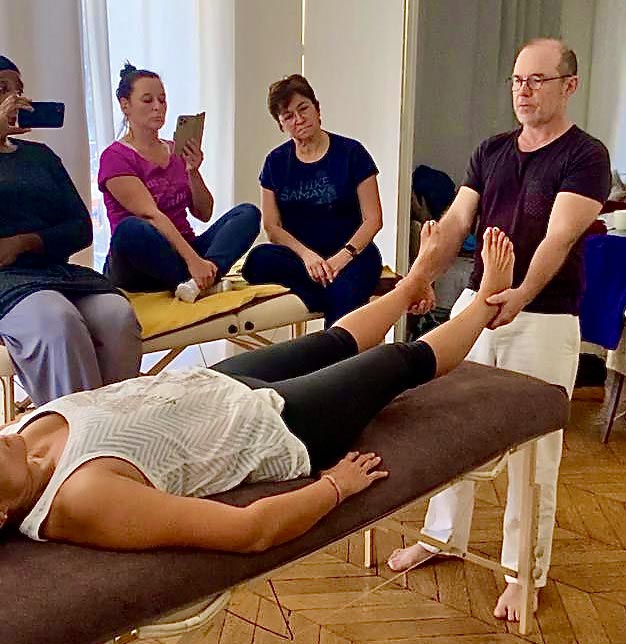 rééquilibrer le bassin massage ostéothaï énergétique